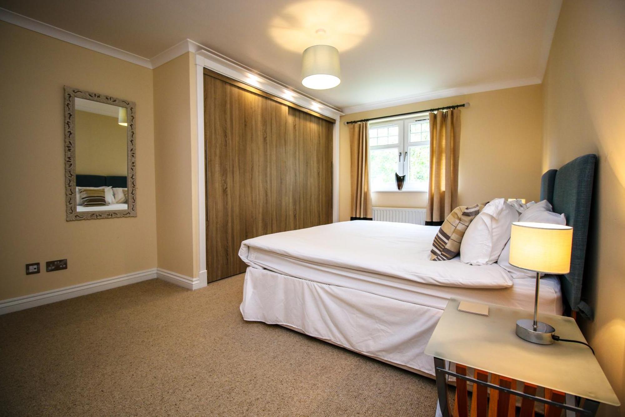 Turnberry Apartments Habitación foto